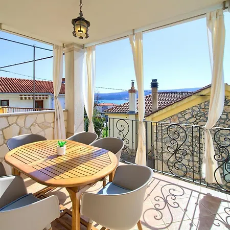 With A Beautiful Sea View - Kate**** *