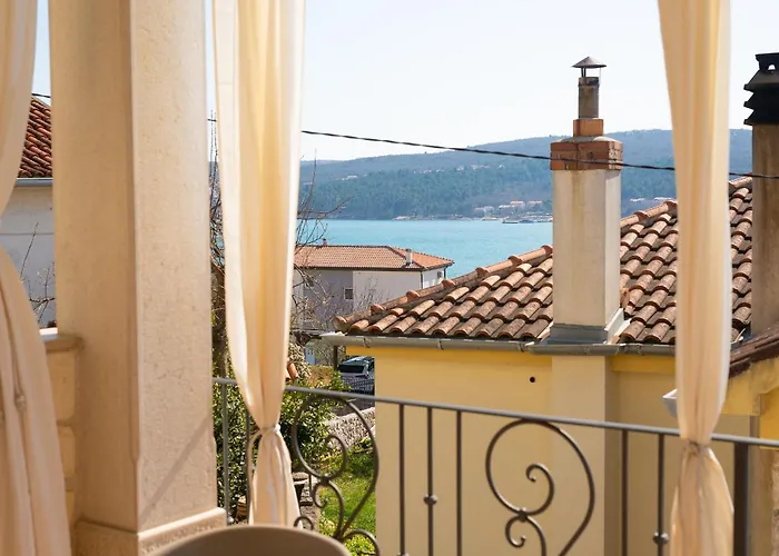 With A Beautiful Sea View - Kate**** *