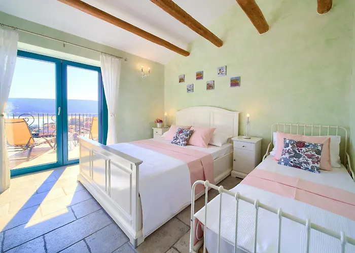 With A Beautiful Sea View - Kate**** Villa *